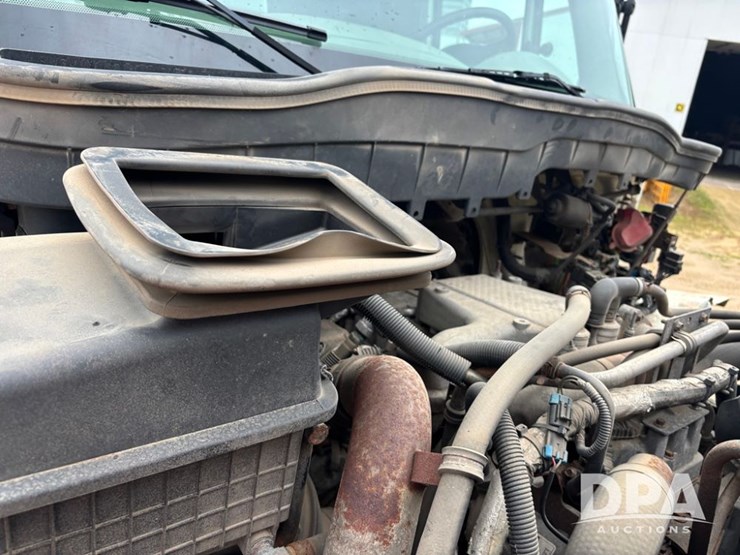 2013-international-durastar-4400-image-29