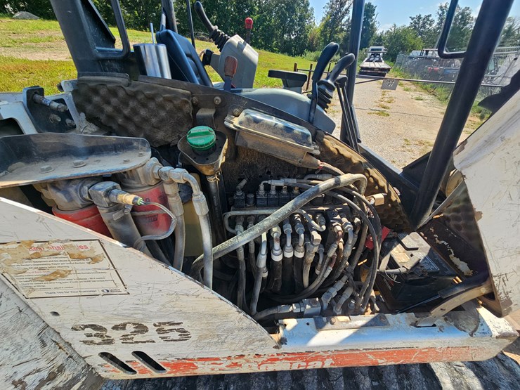 bobcat-325-image-46
