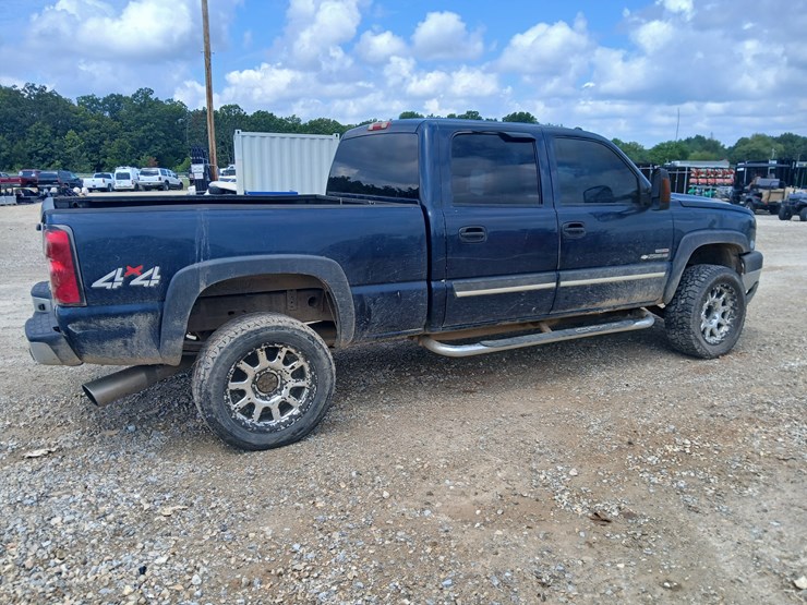 2005-chevrolet-silverado-image-10