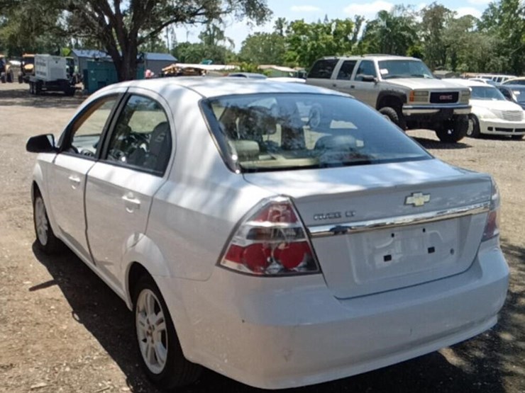 2011-chevrolet-aveo-runs/moves-ls-image-5