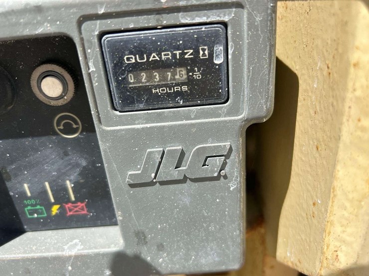 2006-jlg-2030es-image-6