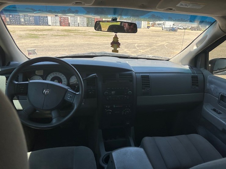 2005-dodge-durango-image-34