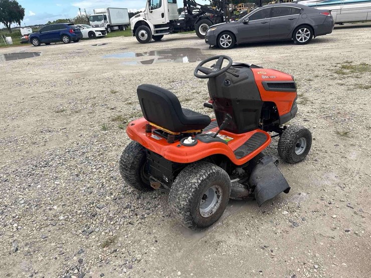 husqvarna-yth18542-42in-riding-mower-image-3