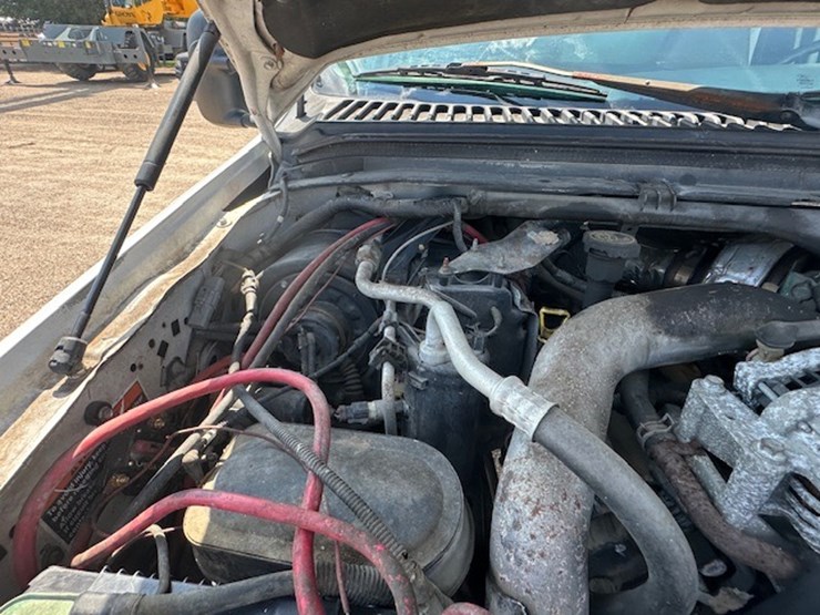 2003-ford-f550-image-57