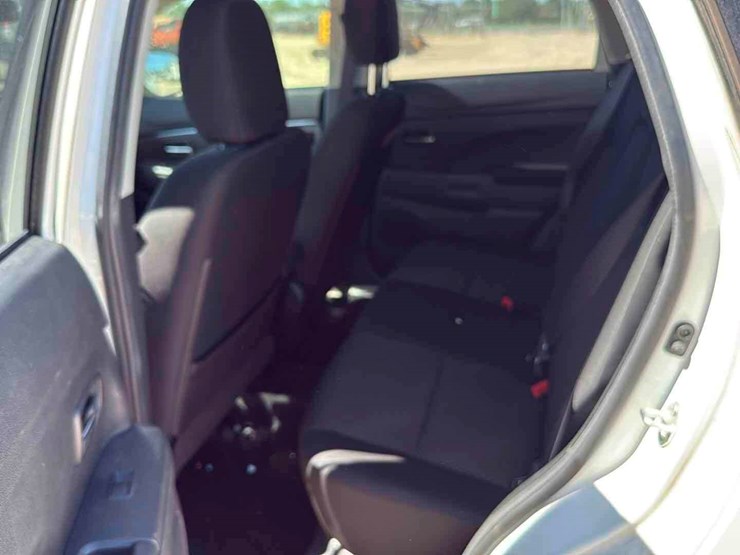 2016-mitsubishi-outlander-image-9