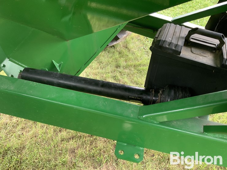 unverferth-gc8250-grain-cart-image-18