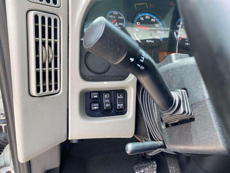 2015-international-durastar-4300-image-25