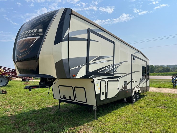 sierra-5th-wheel-camper-image-3