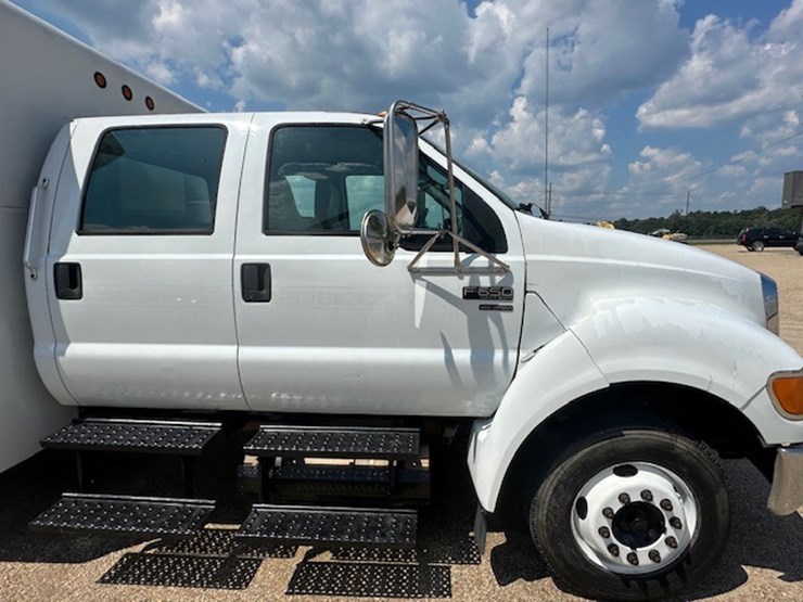 2009-ford-f650-image-25