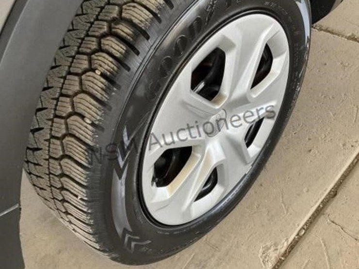 2016-ford-explorer-image-8