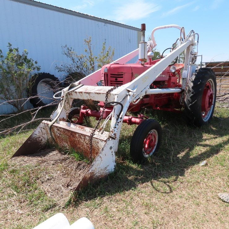 Farmall 300 with Loader