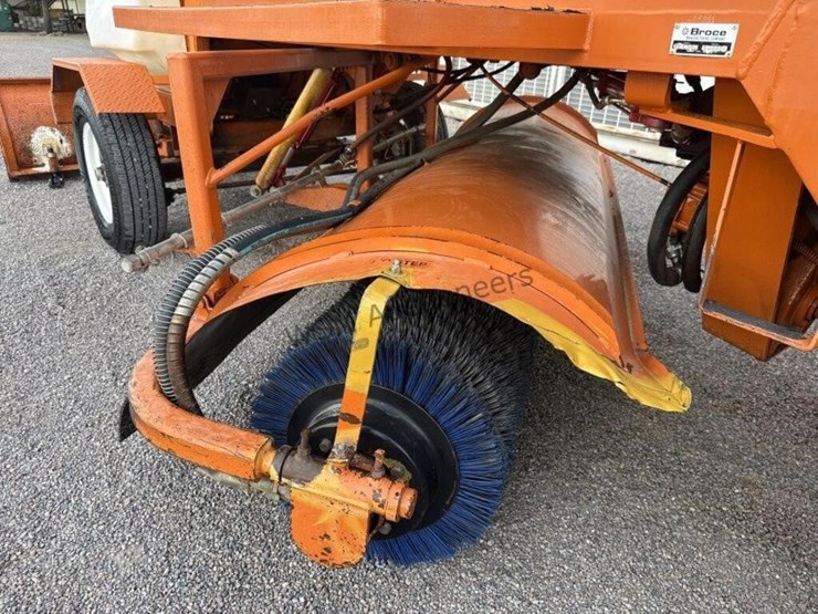 broce-crt350-sweeper-image-9