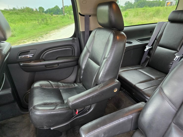 2011-gmc-yukon-xl-image-64