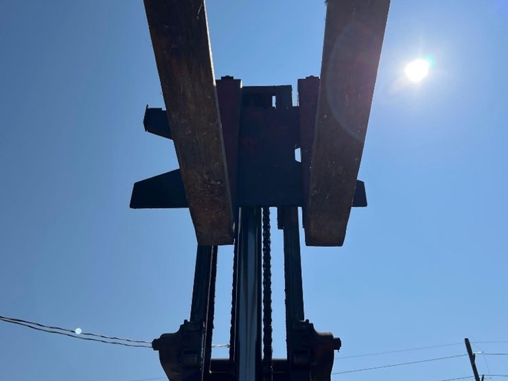 yale-20,000#-model-g-5-200-propane-forklift.-forks-are-4'-6"-long-by-7"-wide-by-3-1/4"-thick.-image-8