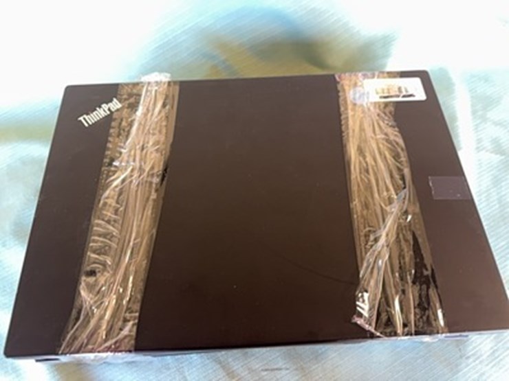 lot#---thinkpad-laptop-image-2