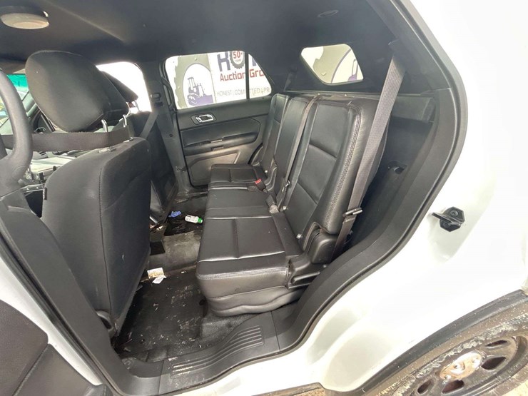 2014-ford-explorer-image-18