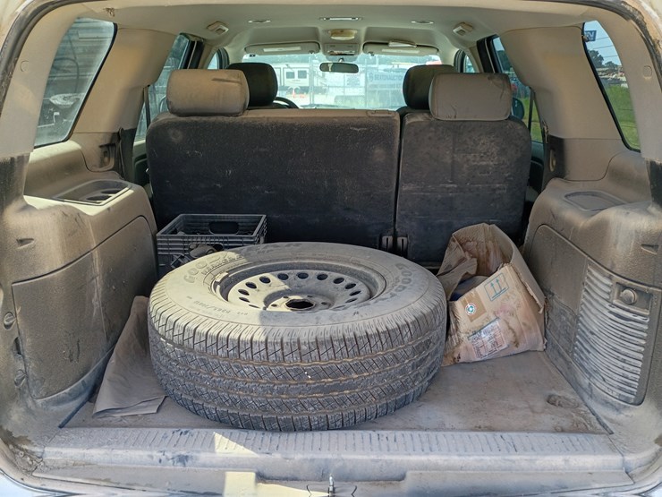 2010-chevrolet-tahoe-image-52