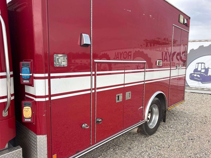 2007-freightliner-m2-106-ambulance-image-20
