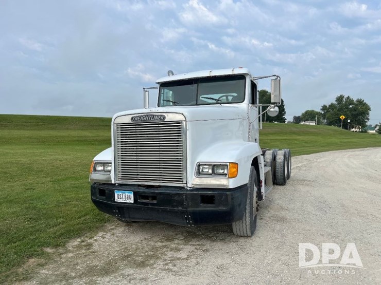 1993-freightliner-truck-(jn2646,-unit-42339)-image-2
