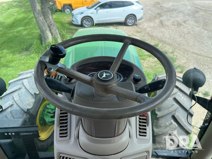 2014-john-deere-6140r-image-45