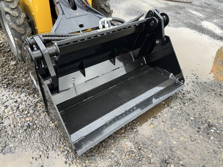 2025-infront-yf480-skidsteer-loader-image-10