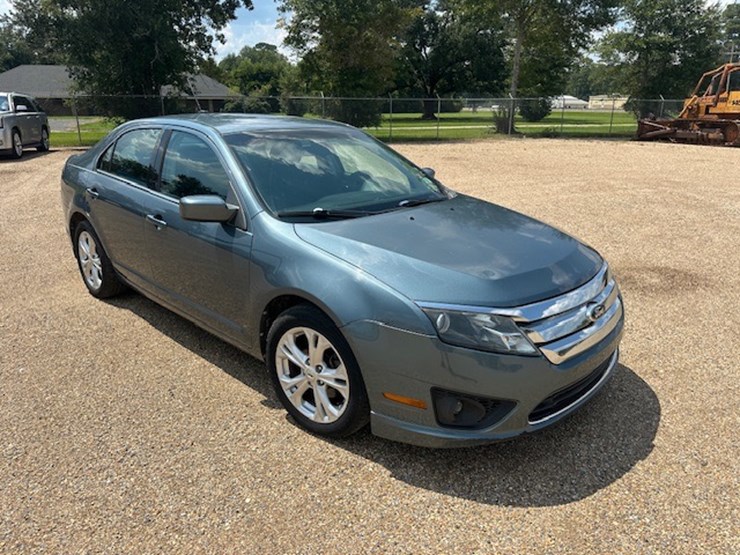 #23032-•-2012-ford-fusion-image-2