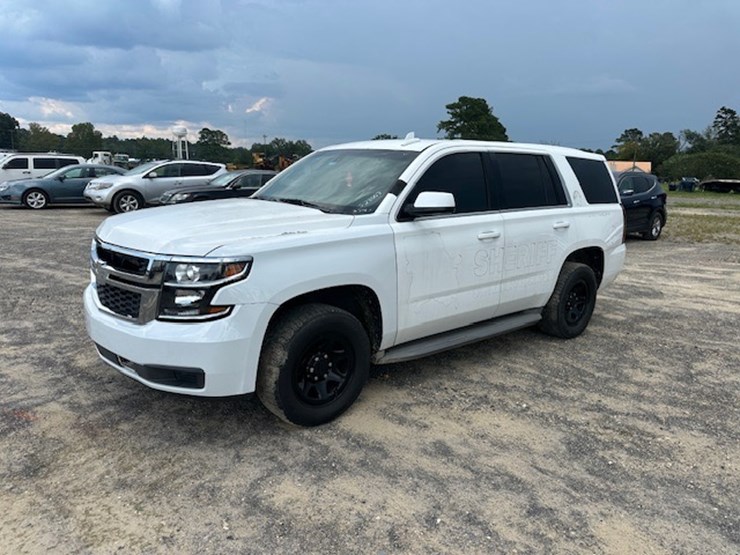 2015-chevrolet-tahoe-image-1