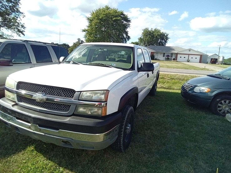 2004-chevrolet-2500hd-image-5