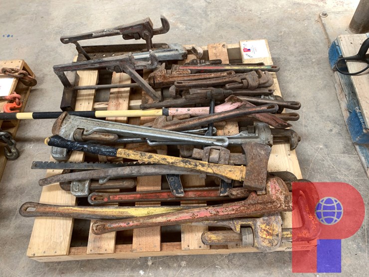 pallet-of-pipe-wrenches,-(1)-axe,-(1)-spade-image-4