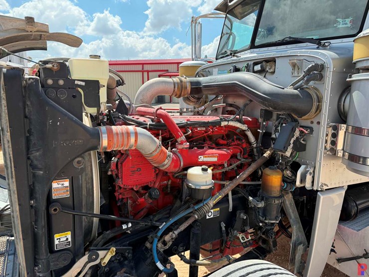 2013-peterbilt-388-image-20