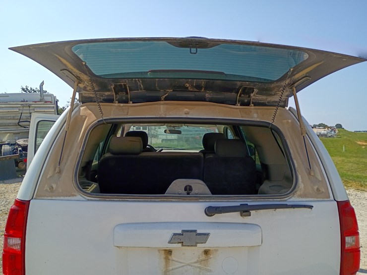 2010-chevrolet-tahoe-image-58