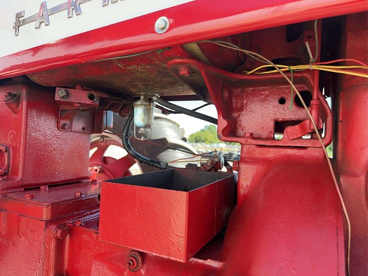 1955-farmall-400-2wd-tractor-image-19