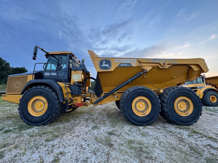 2022-deere-410e-image-8