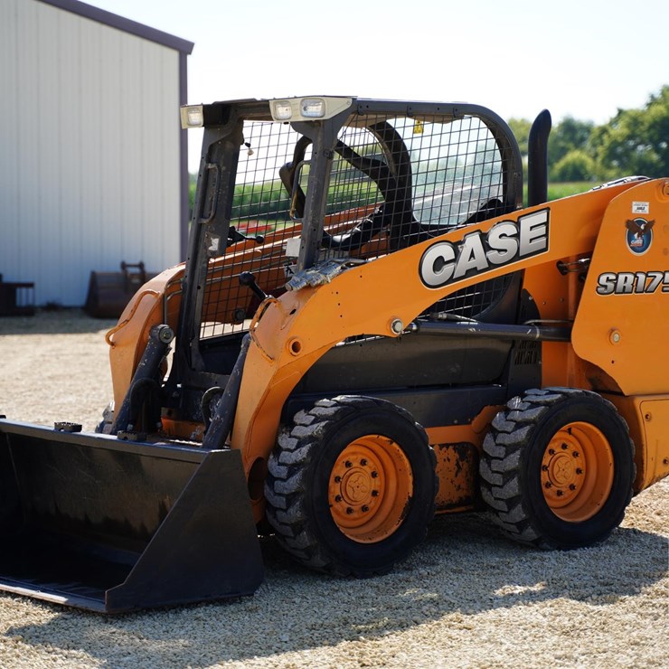 2011 CASE SR175