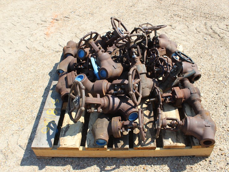 #81160-•-lot-of-valves,-heavy-duty-image-3