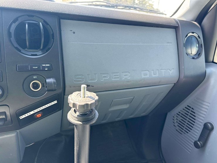 2016-ford-f550-image-19