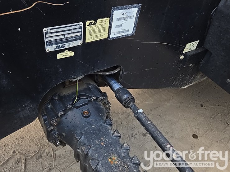 2019-jlg-1055-image-29