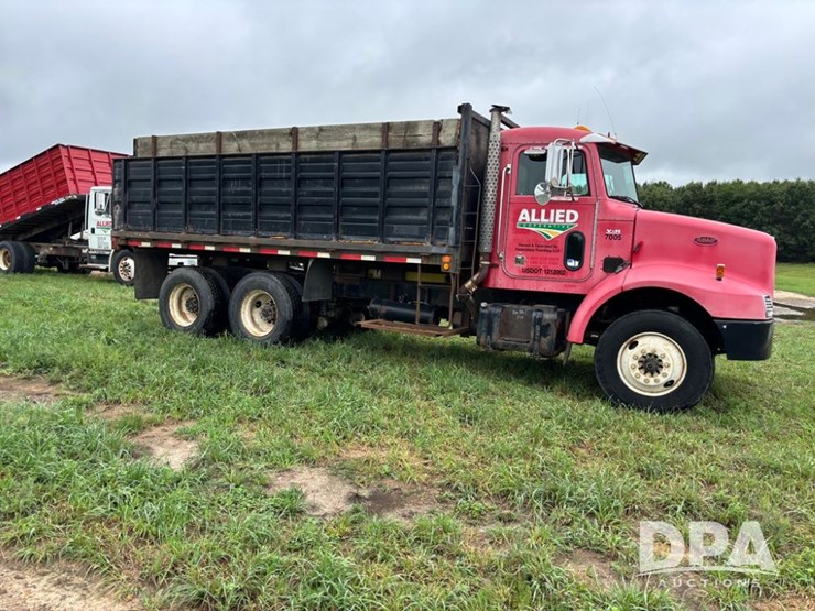 2002-peterbilt-330-image-6