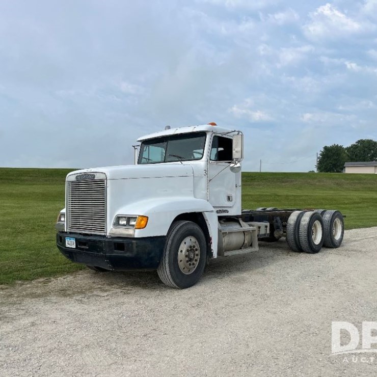1993 Freightliner Truck (JN2646, Unit 42339)