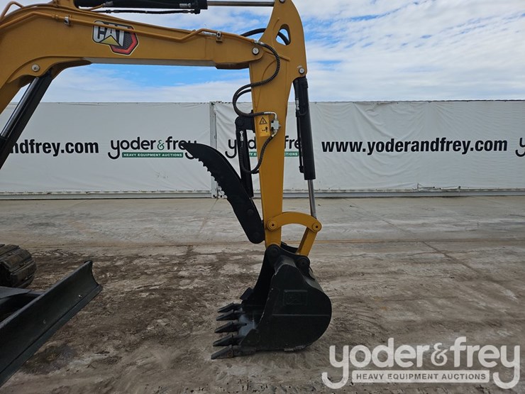 2021-caterpillar-305.5-image-16