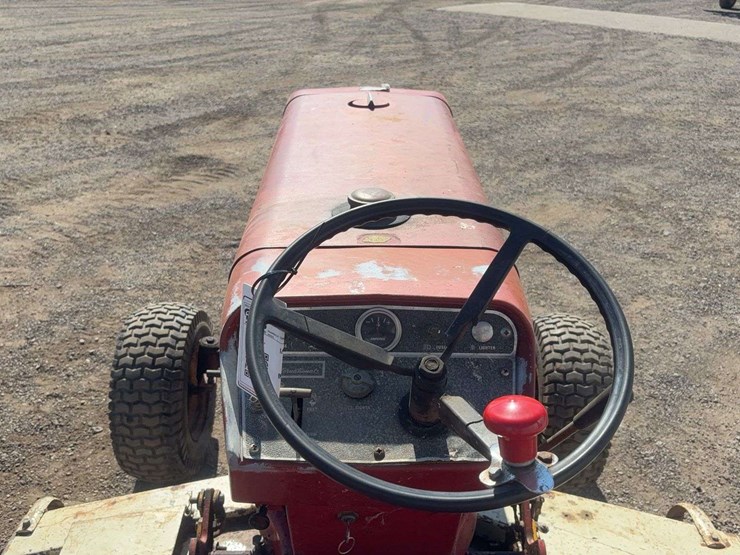 interntional-184-2wd-tractor-image-19