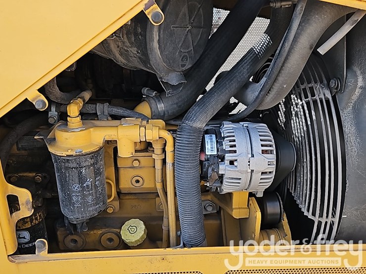 2016-deere-450j-image-25