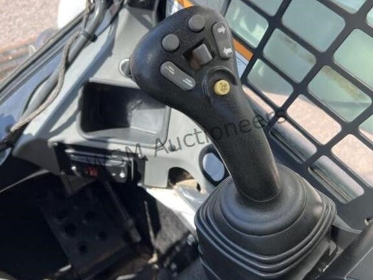 2018-bobcat-t750-image-22