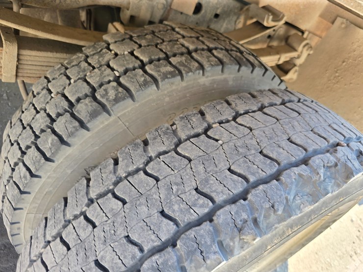 2004-ford-f550-image-54