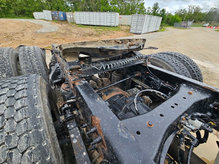 2014-peterbilt-579-image-63