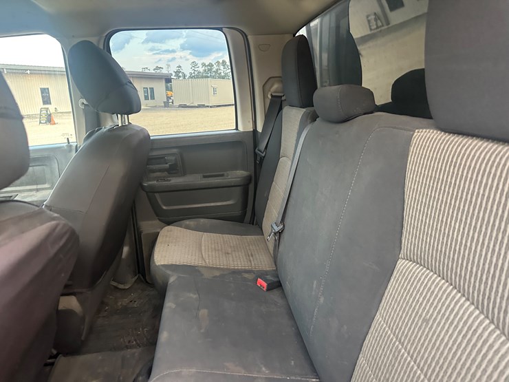 2011-dodge-1500-image-31