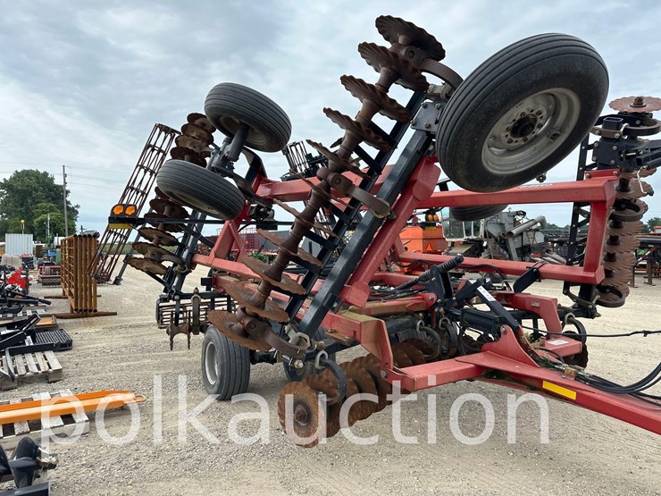 case-ih-330-image-5