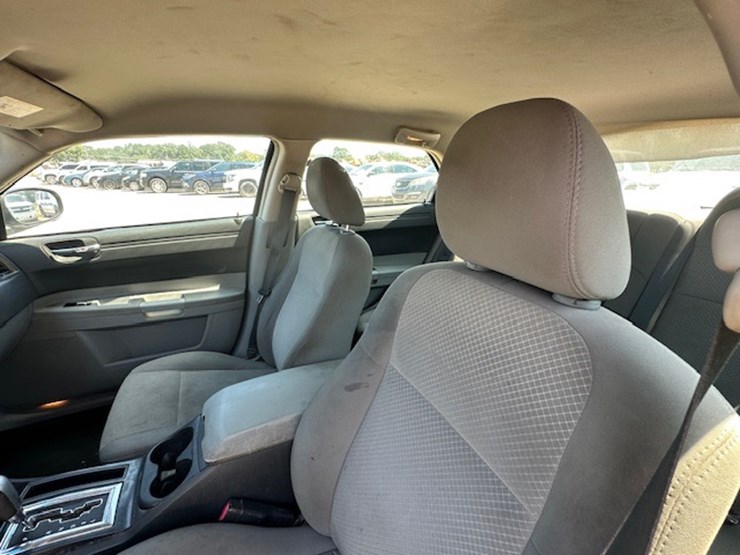 #23051-•-2007-chrysler-300-image-45