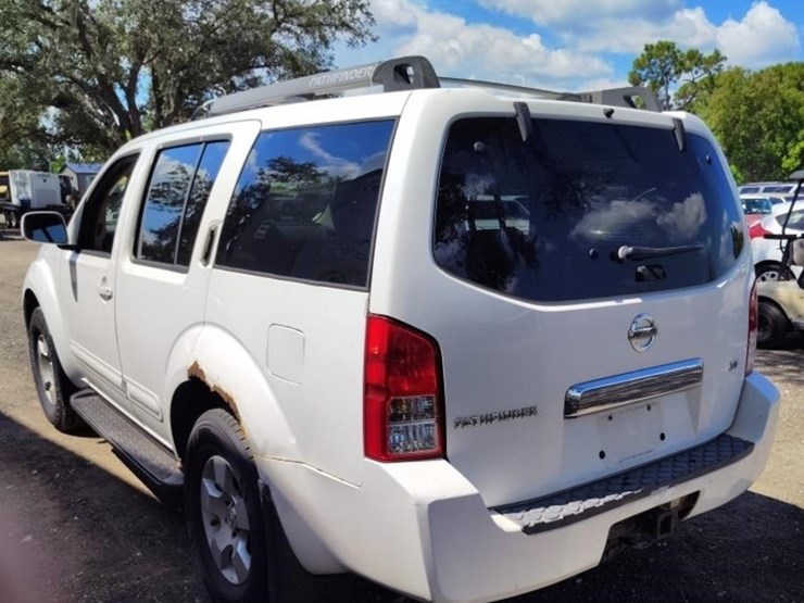 2005-nissan-pathfinder-image-4