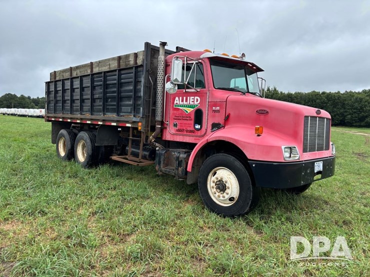 2002-peterbilt-330-image-5